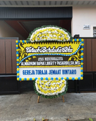 Papan Bunga Duka di Peusangan Selatan